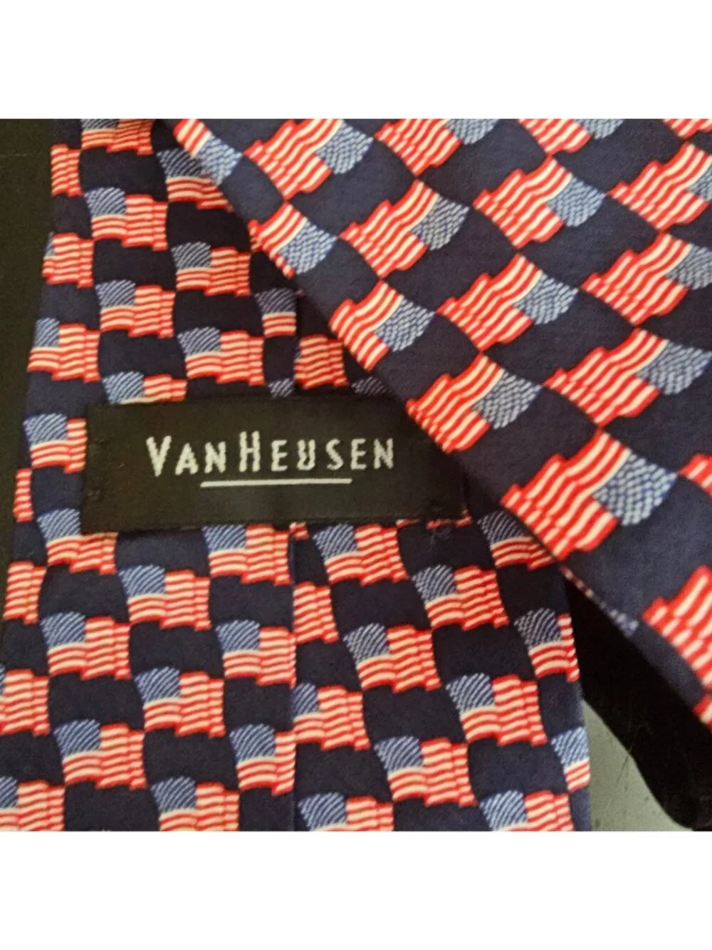 Van Heusen American Flag Silk Tie Navy & Red Patriotic Design Mens Accessory